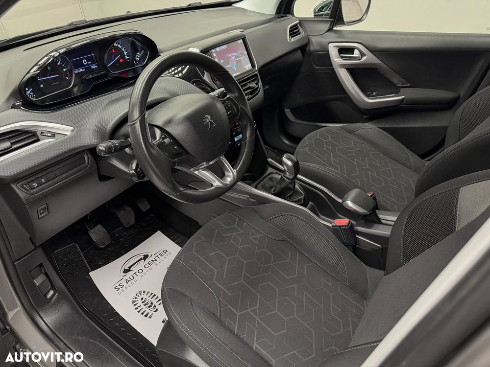 Peugeot 2008 PureTech 82 Style - 24