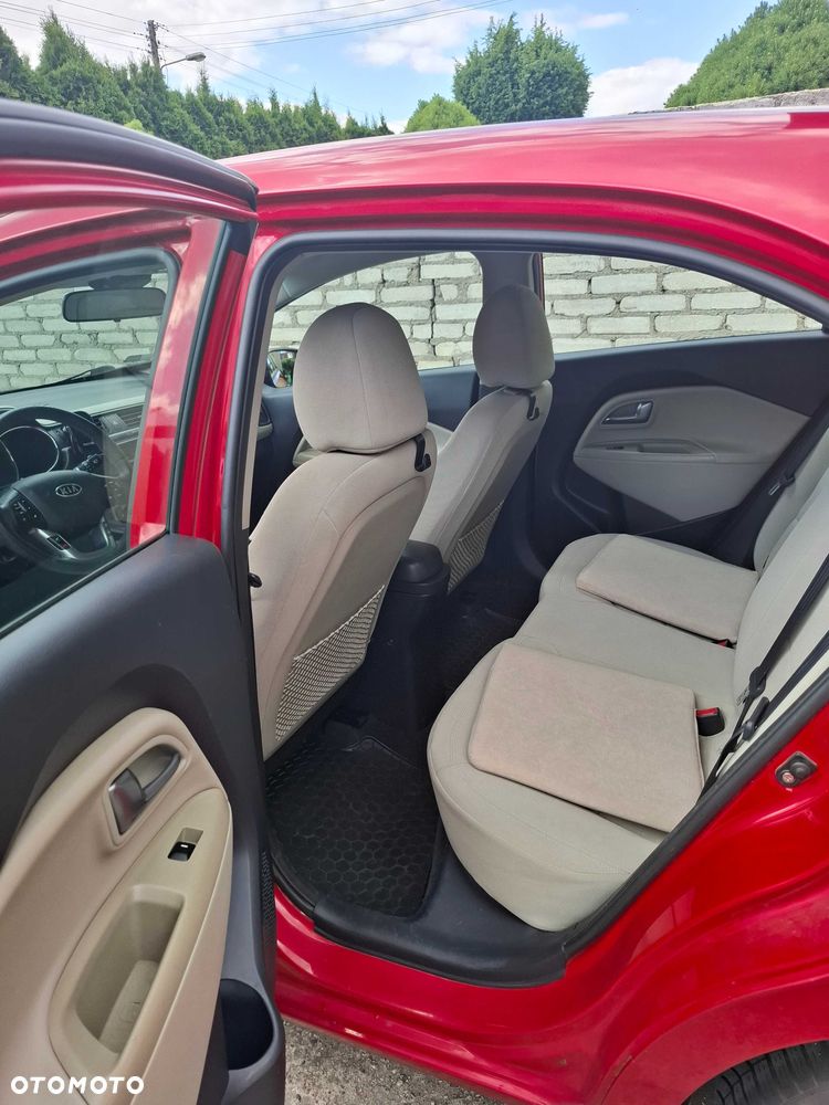 Kia Rio - 6