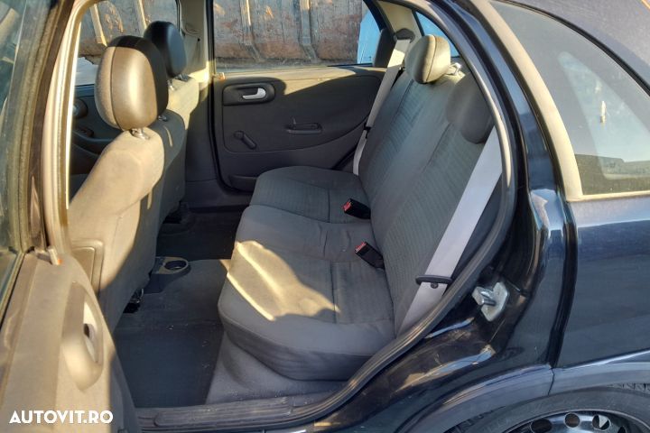 Dezmembrez Opel Corsa C [2000 - 2003] Hatchback 5-usi 1.2 MT (75 hp) - 6