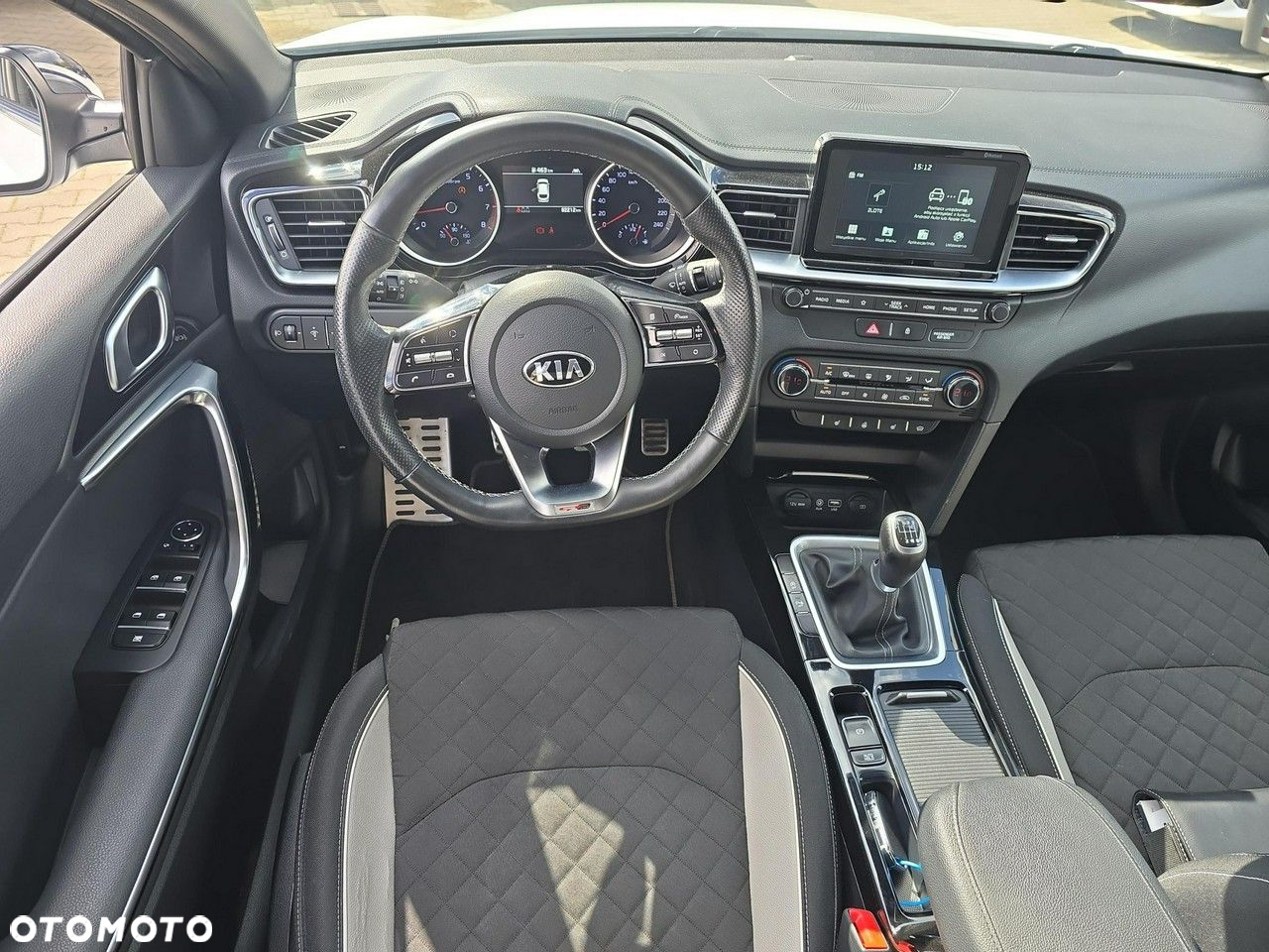 Kia ProCeed - 13