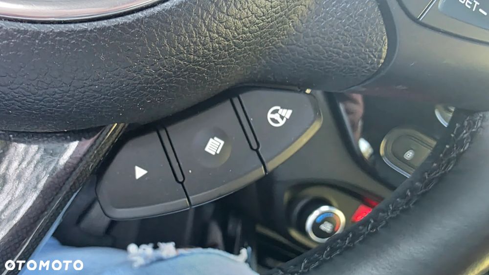 Kia Carens 1.7 CRDi Spirit - 27