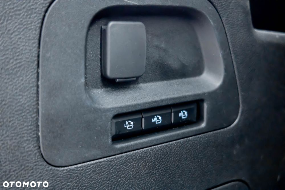 Ford S-Max 2.5 Duratec FHEV TITANIUM - 40