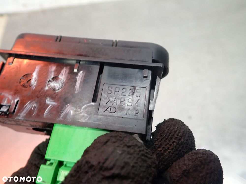 PRZEŁĄCZNIK NAPĘDÓW SUZUKI JIMNY III - 4