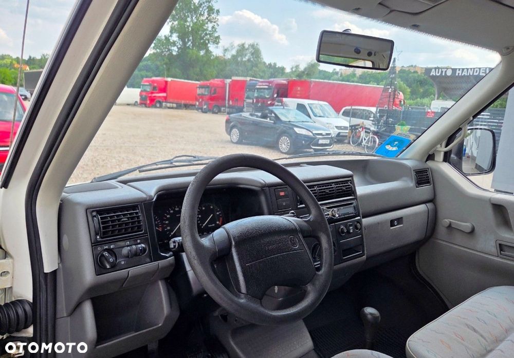 Volkswagen Transporter - 17