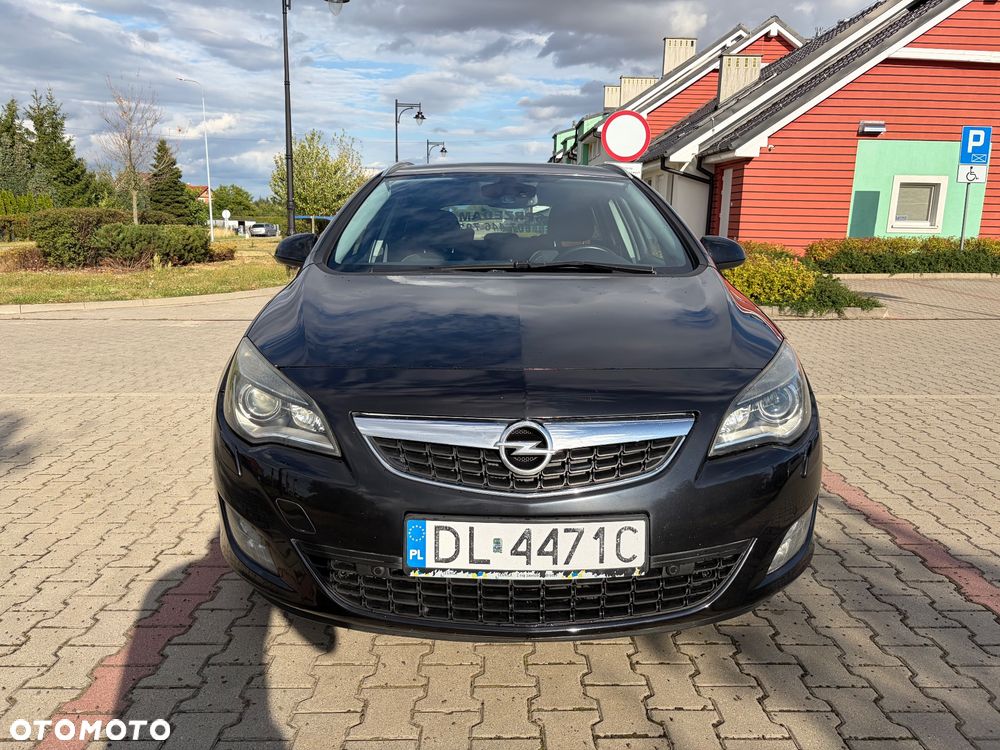 Opel Astra 1.4 T Cosmo - 4