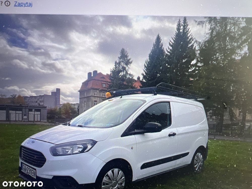 Ford Transit Courier - 11