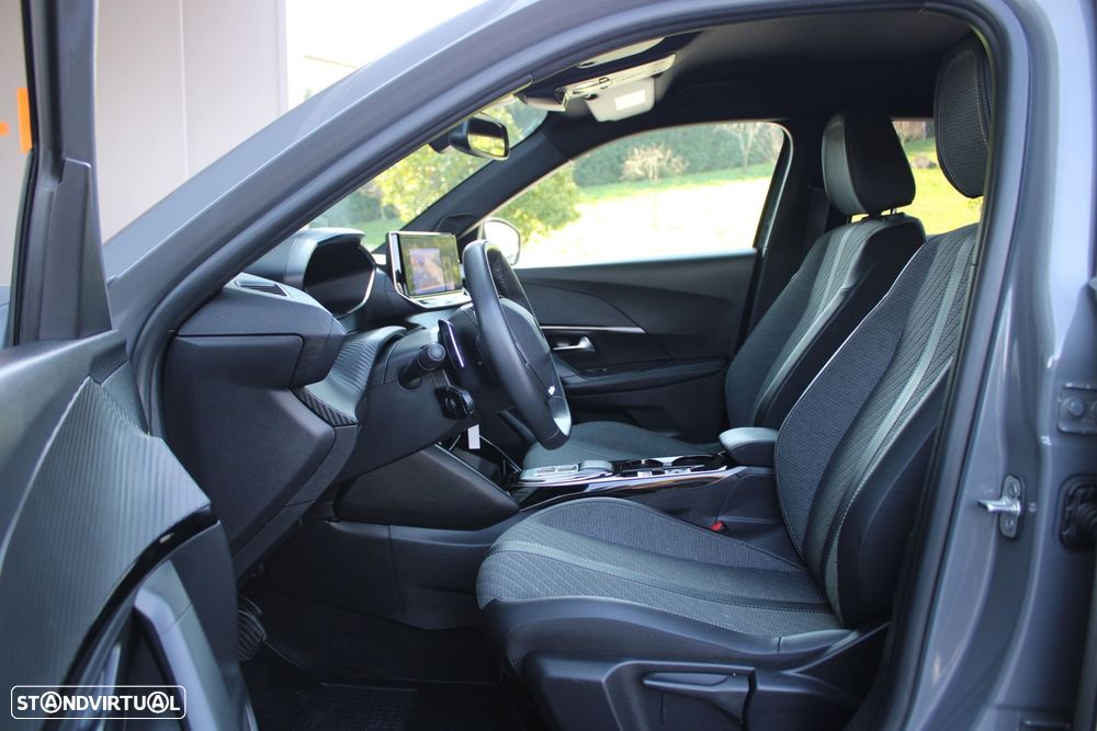 Peugeot 2008 1.2 PureTech Allure Pack EAT8 - 4