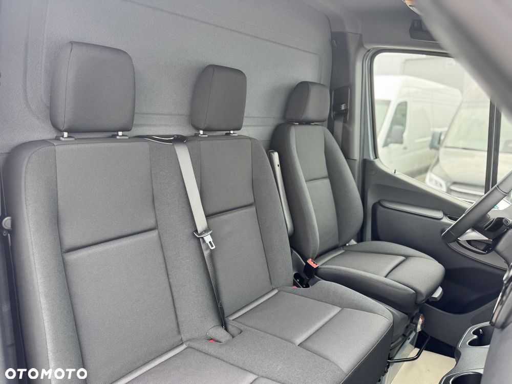 Mercedes-Benz Sprinter - 10