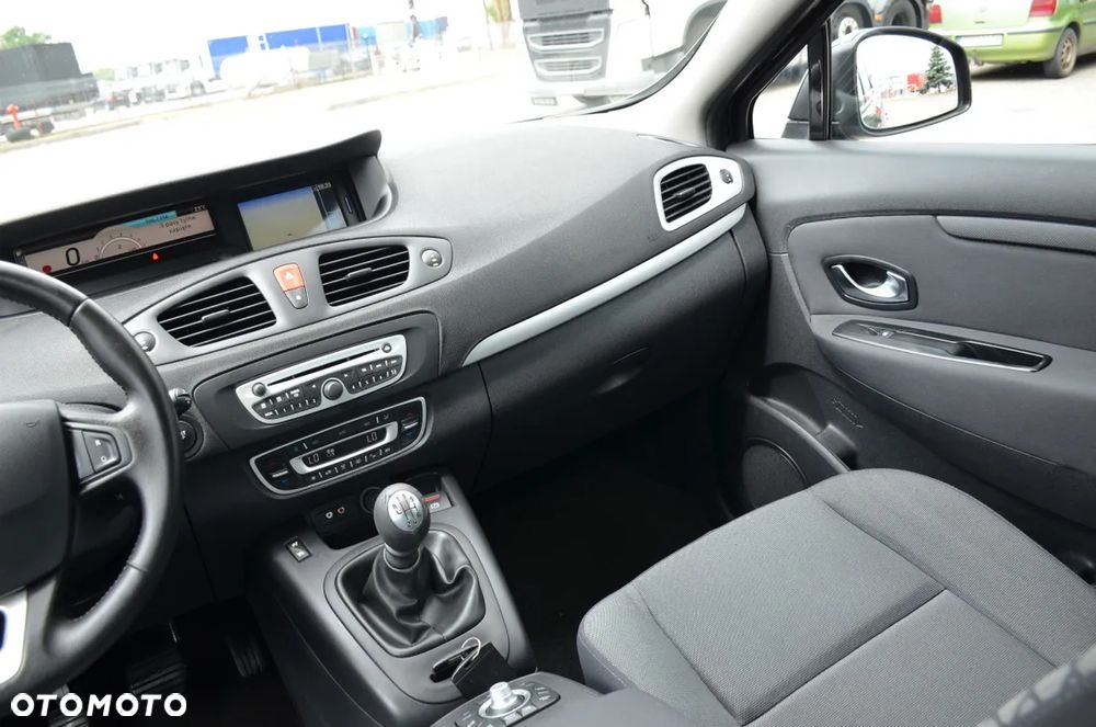 Renault Scenic 1.6 16V 110 LIMITED - 28