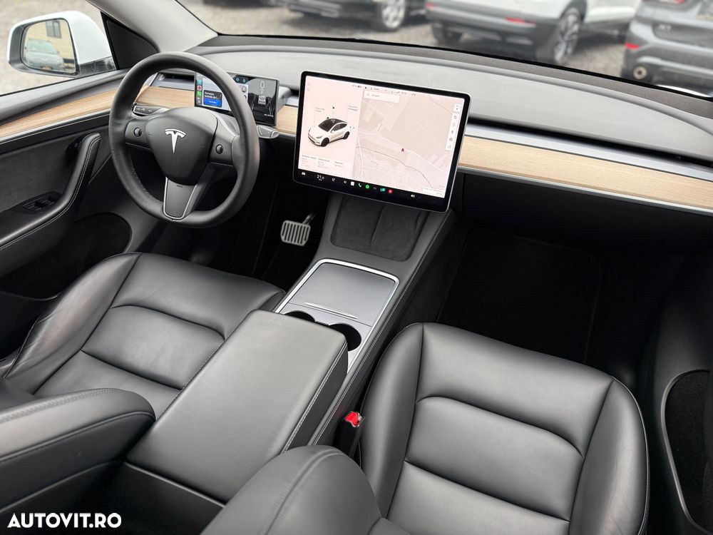 Tesla Model Y AWD Performance - 15