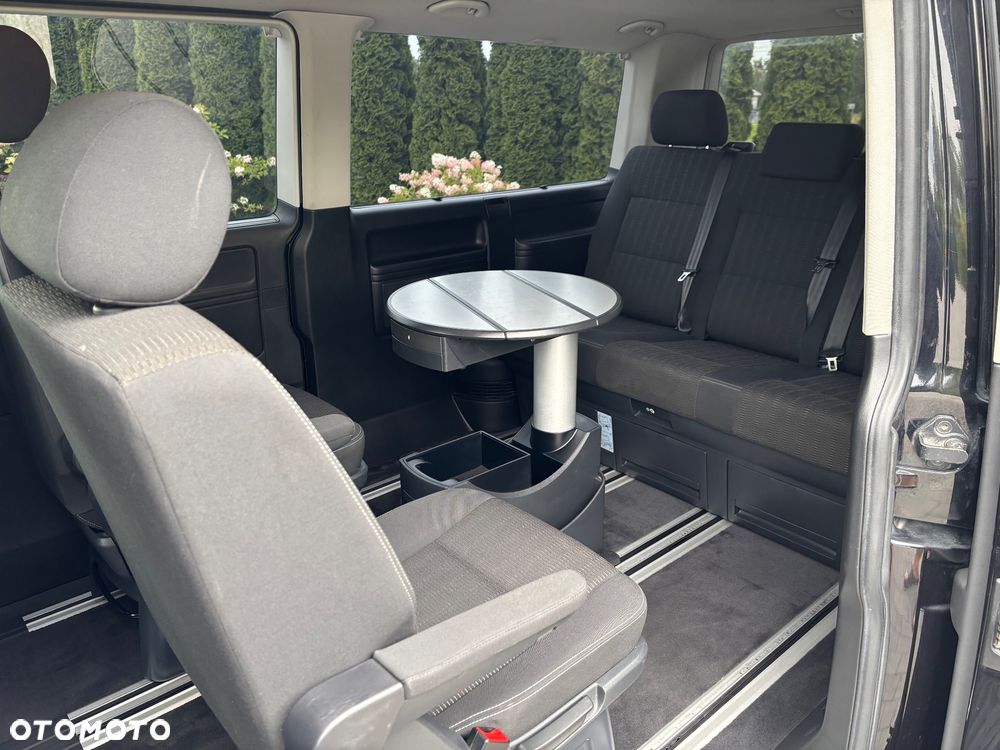Volkswagen Multivan - 12