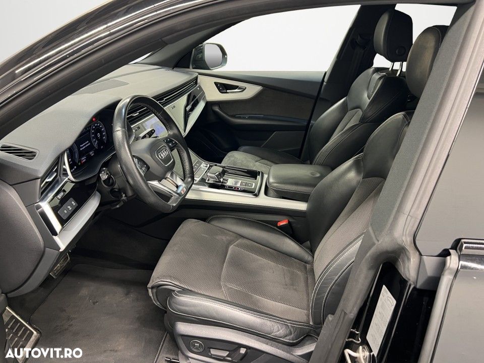 Audi Q8 - 8
