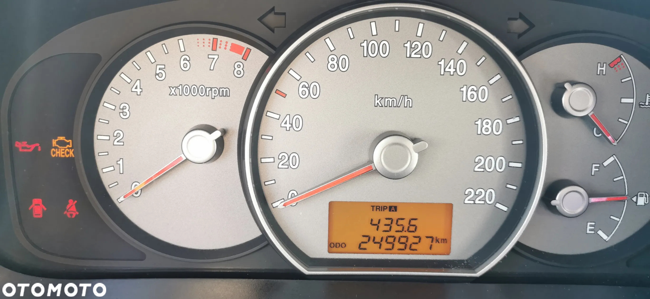 Kia Carens 2.0 CVVT EX - 12