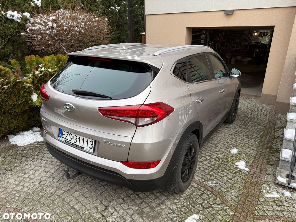 Hyundai Tucson 1.7 CRDI BlueDrive Style 2WD - 5