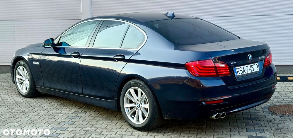 BMW Seria 5 528i xDrive Sport-Aut Luxury Line - 11