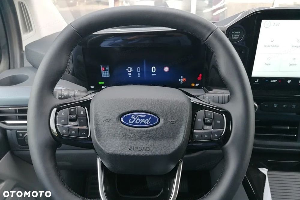 Ford Tourneo Custom - 12