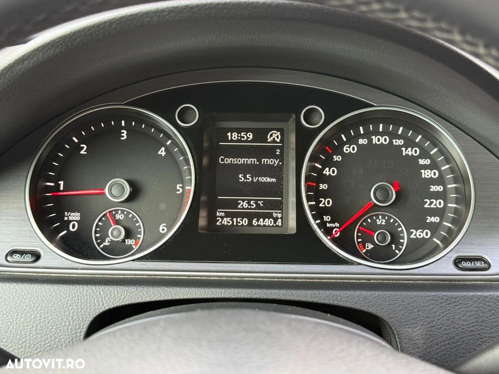 Volkswagen Passat 2.0 TDI BlueMotion Technology DPF Sportline - 12