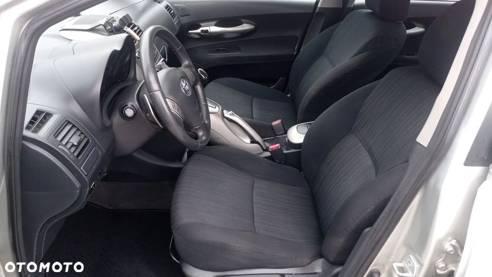 Toyota Auris 1.6 VVT-i Premium MM - 32