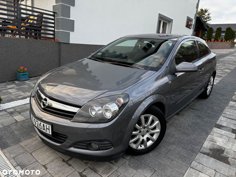 Opel Astra GTC 1.6 Cosmo - 9