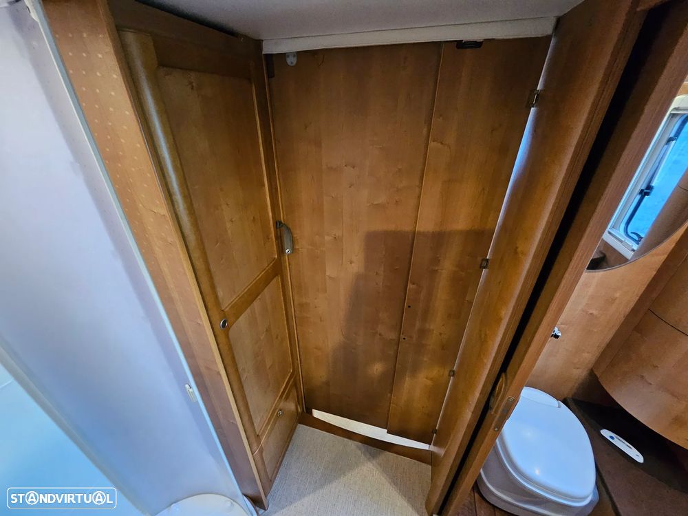 Rapido Le Randonneur 9097F CHASSI AL-KO Cama transversal + BASCULANTE - 39