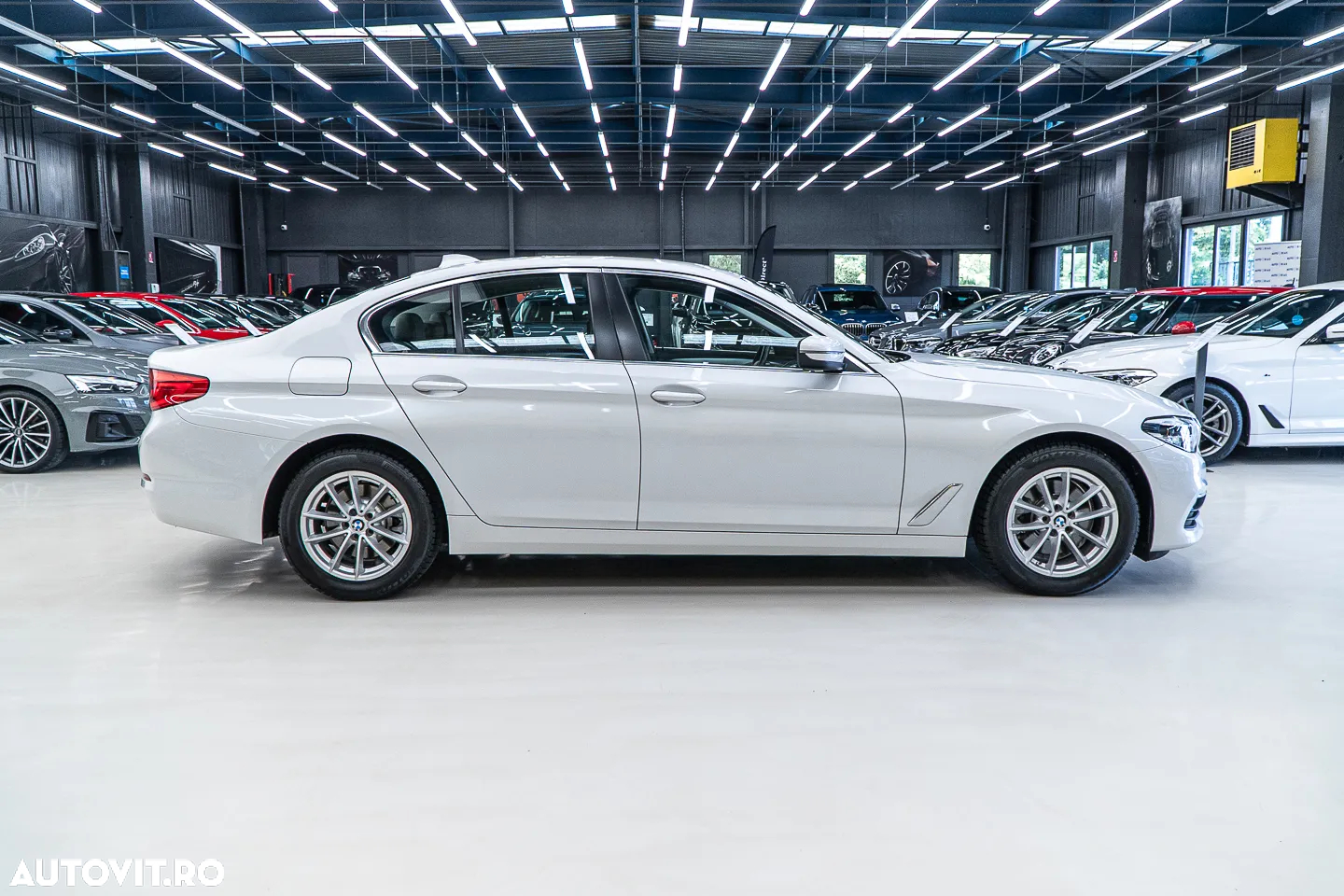 BMW Seria 5 520i Aut. Sport Line - 19