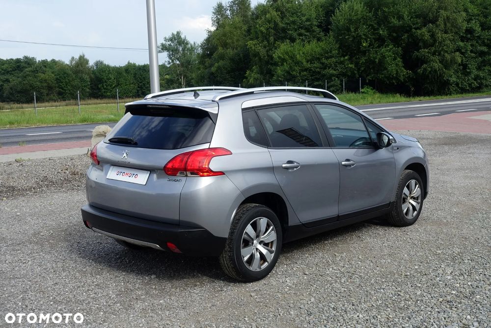 Peugeot 2008 1.2 Pure Tech Style - 5