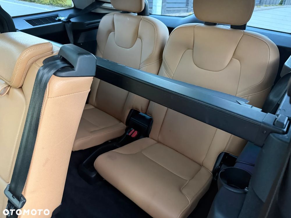 Volvo XC 90 - 24