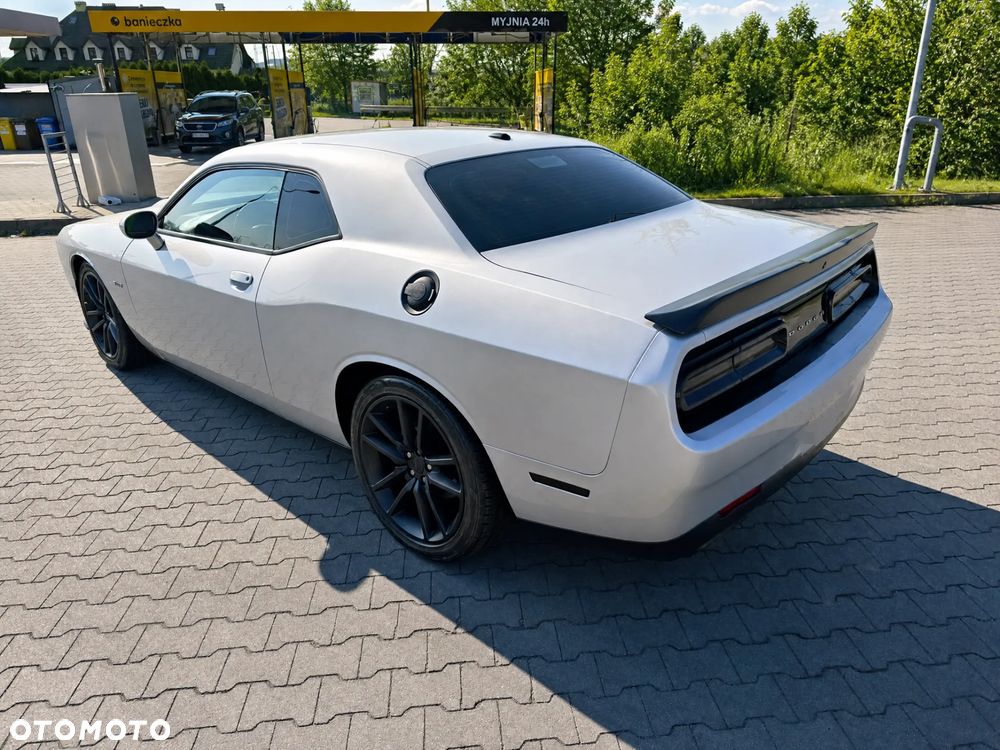 Dodge Challenger Automatik R/T Plus - 2