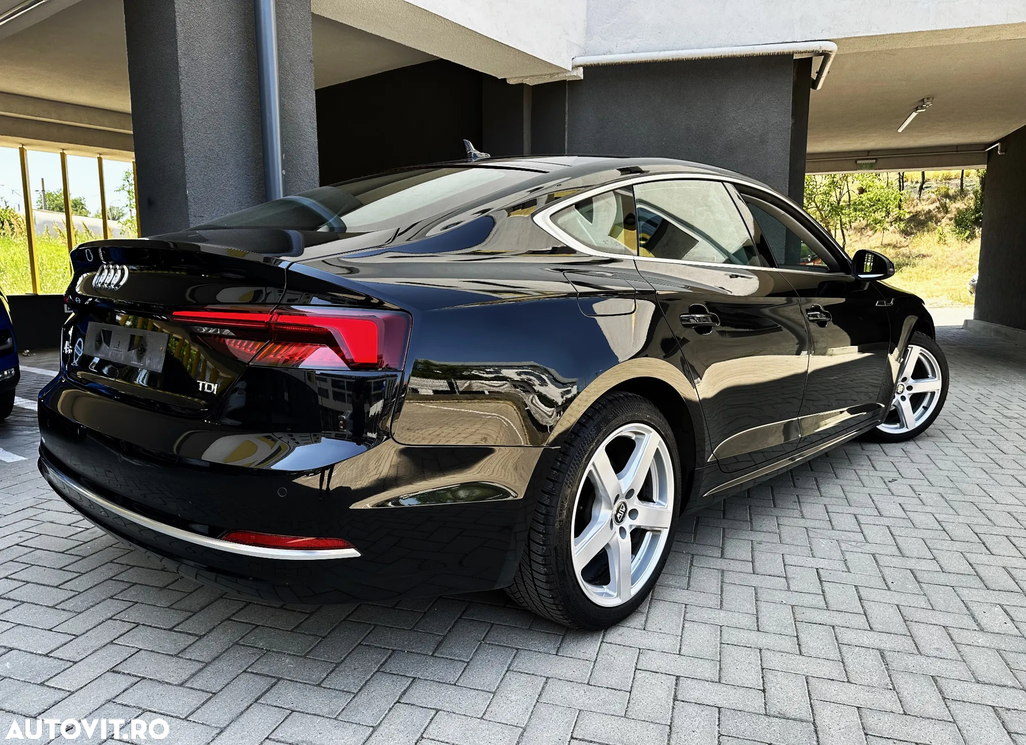 Audi A5 Sportback 2.0 TDI S tronic - 5