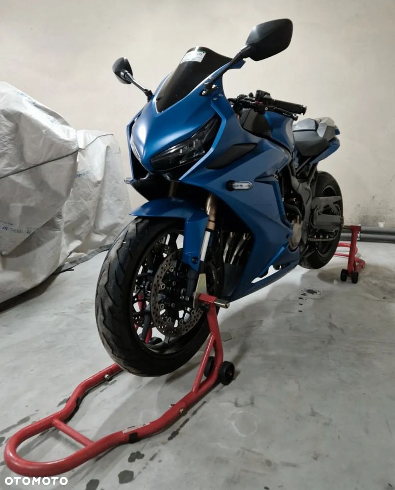 Honda CBR - 2