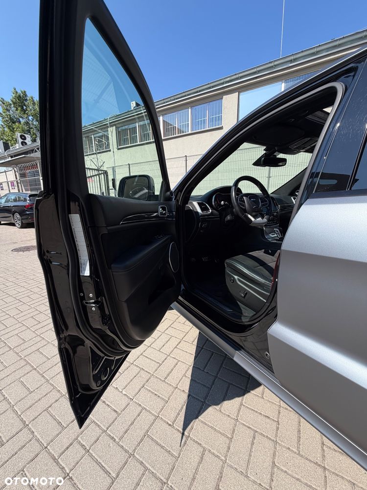 Jeep Grand Cherokee - 11