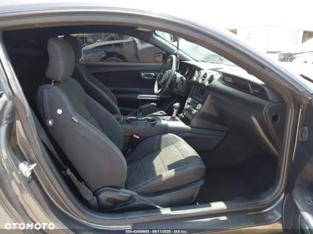 Ford Mustang 3.7 V6 - 5