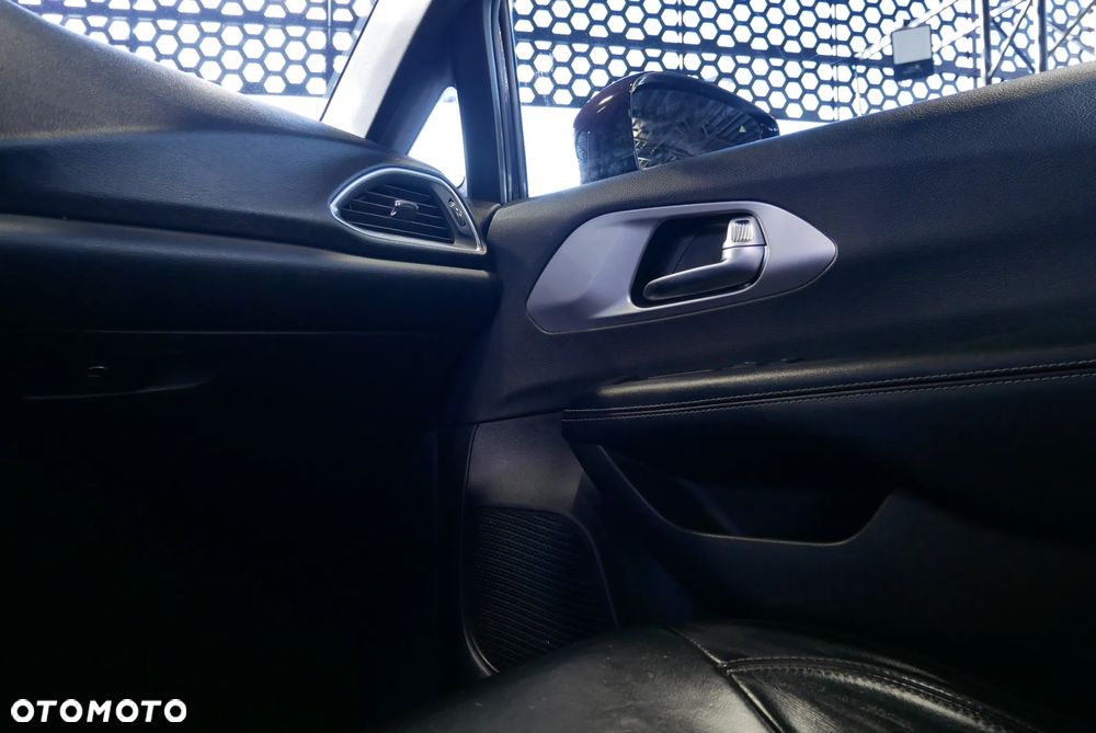 Chrysler Pacifica - 24