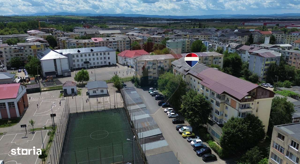Apartament de vanzare la etaj intermediar intre scoli si grădinițe — fotografia 1
