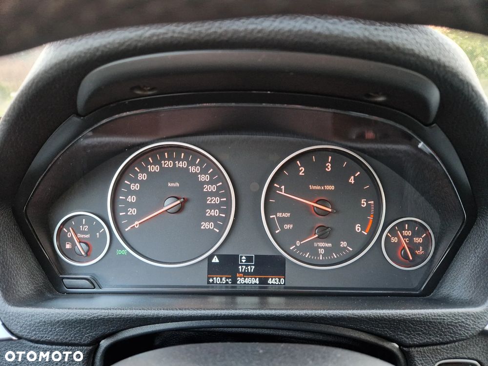 BMW Seria 3 320d xDrive - 23