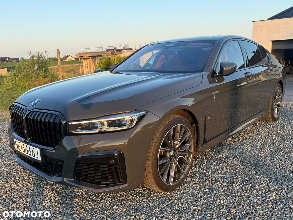 BMW Seria 7 750i xDrive sport - 40