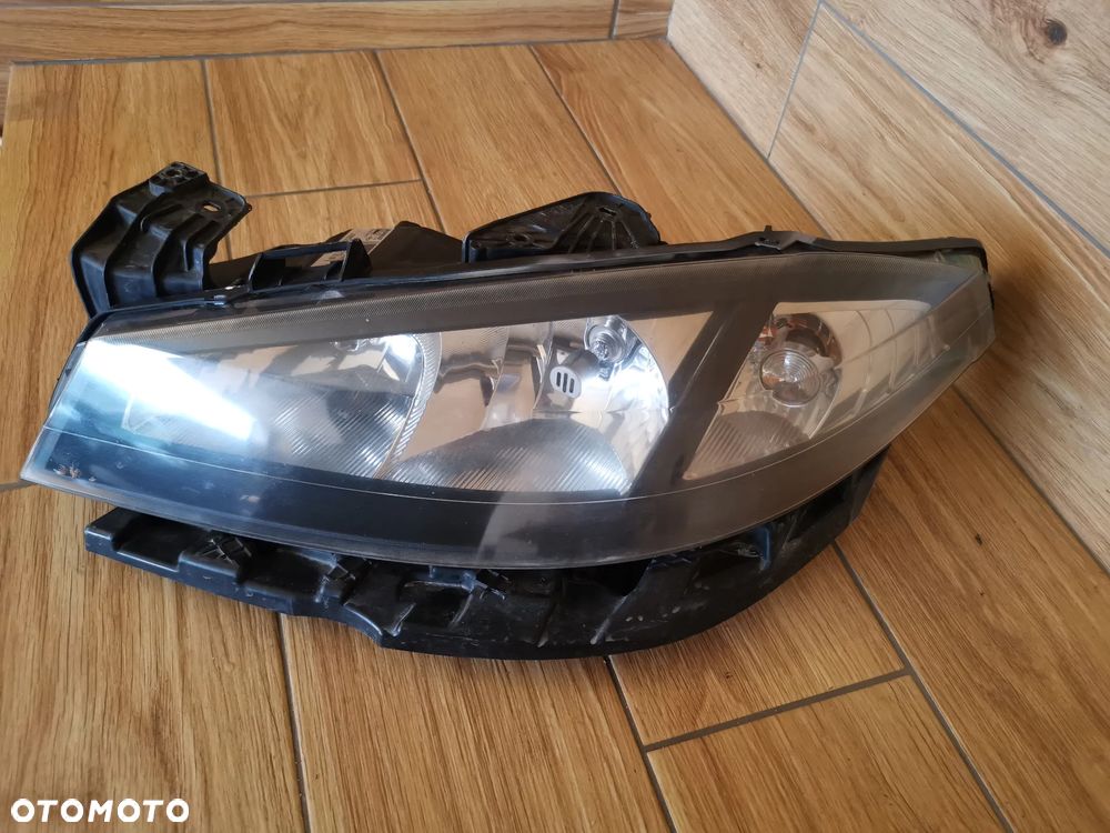 Renault Laguna II Lampa Lewy Przód 8200481196 - 3