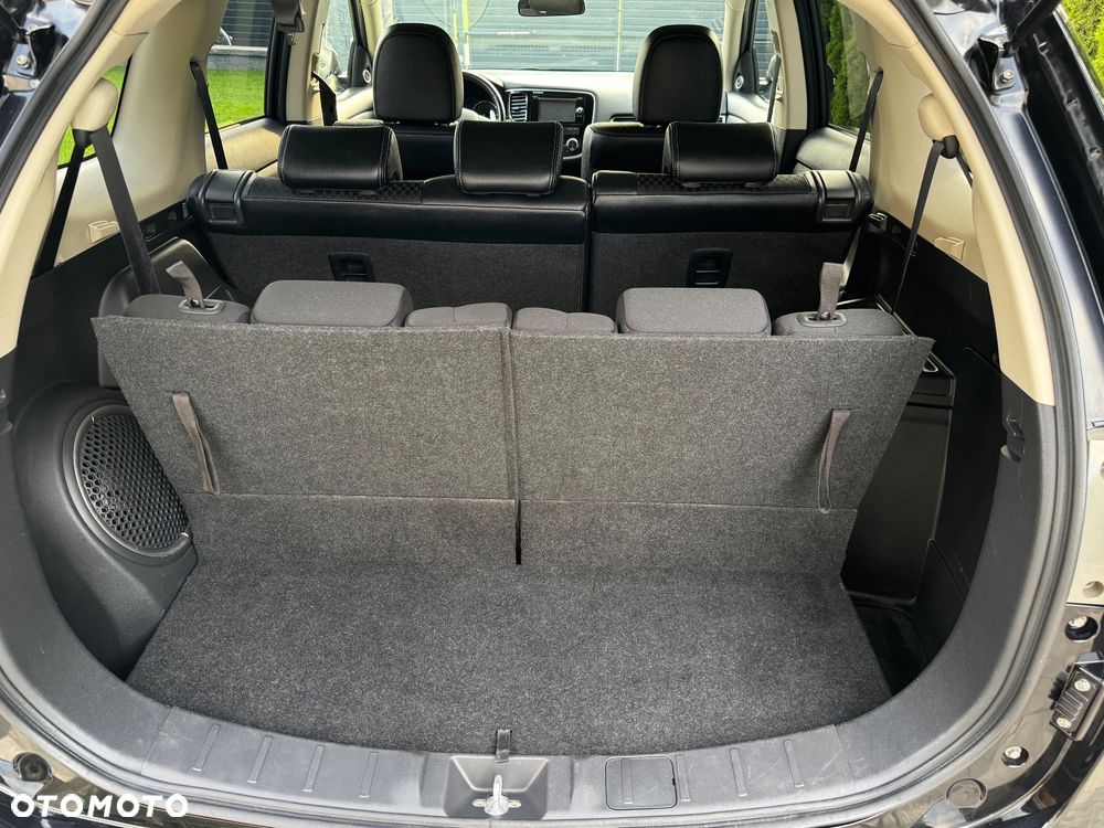 Mitsubishi Outlander 2.2 DID Intense - 28