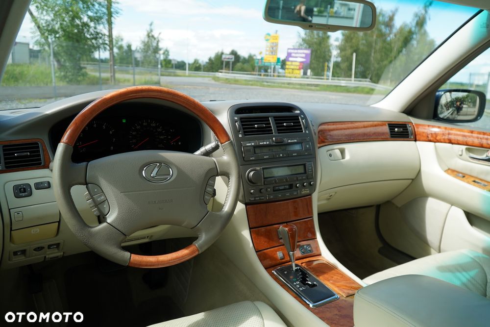 Lexus LS Standard - 11