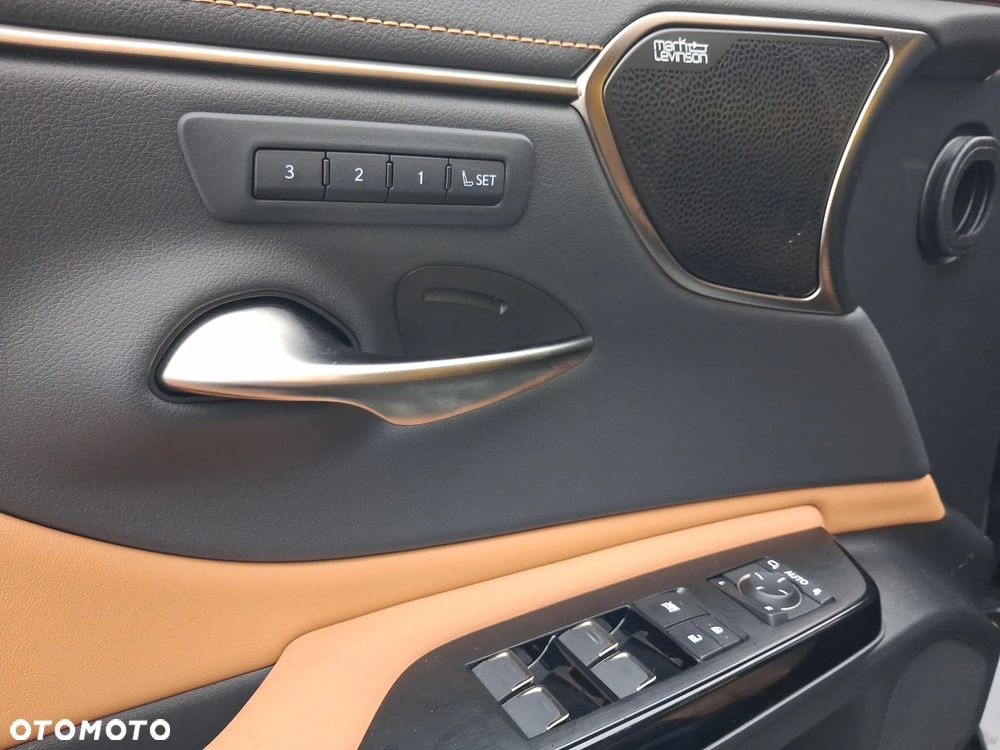 Lexus ES 300h Prestige - 25