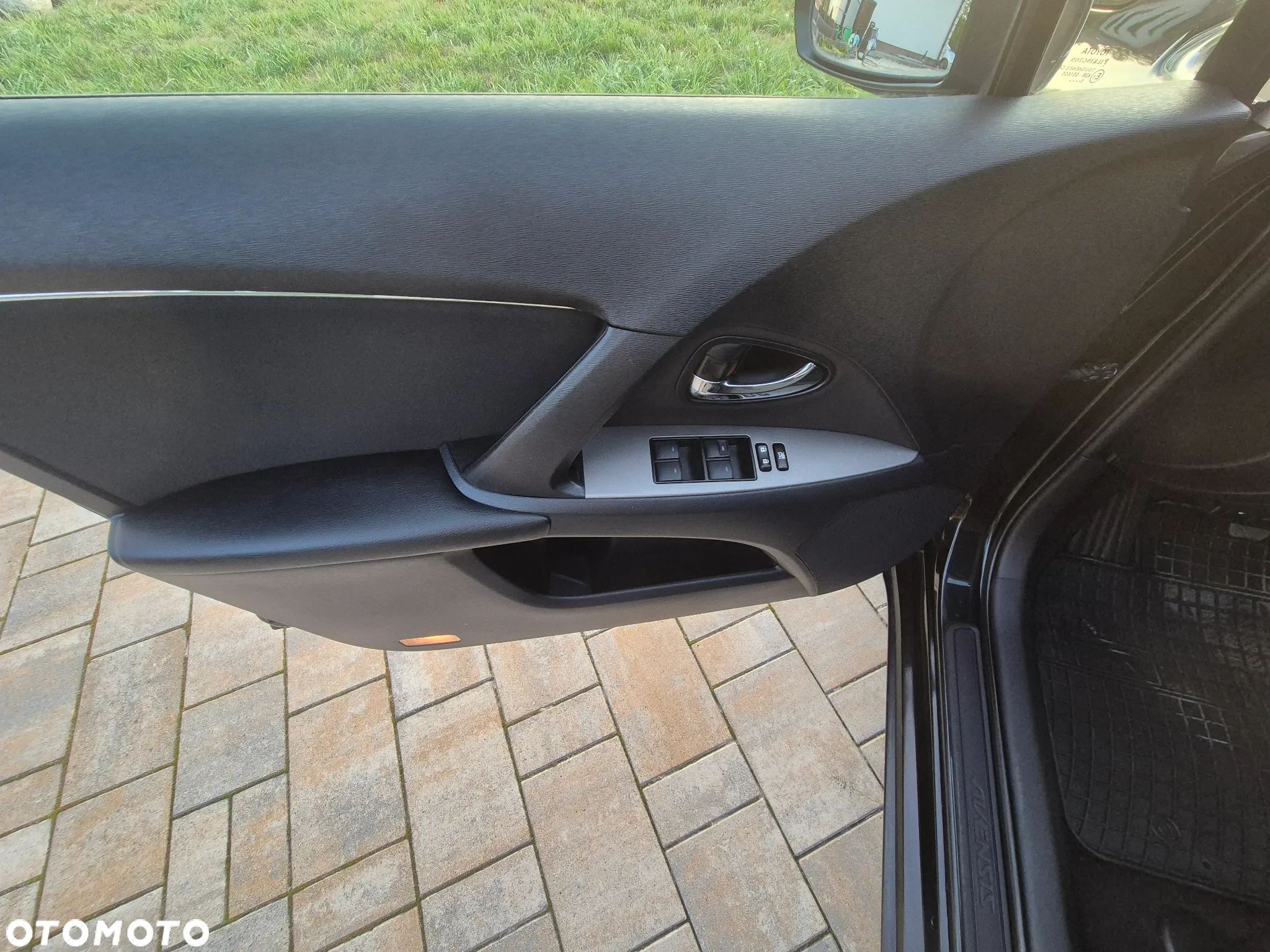 Toyota Avensis 1.8 Premium EU5 - 6