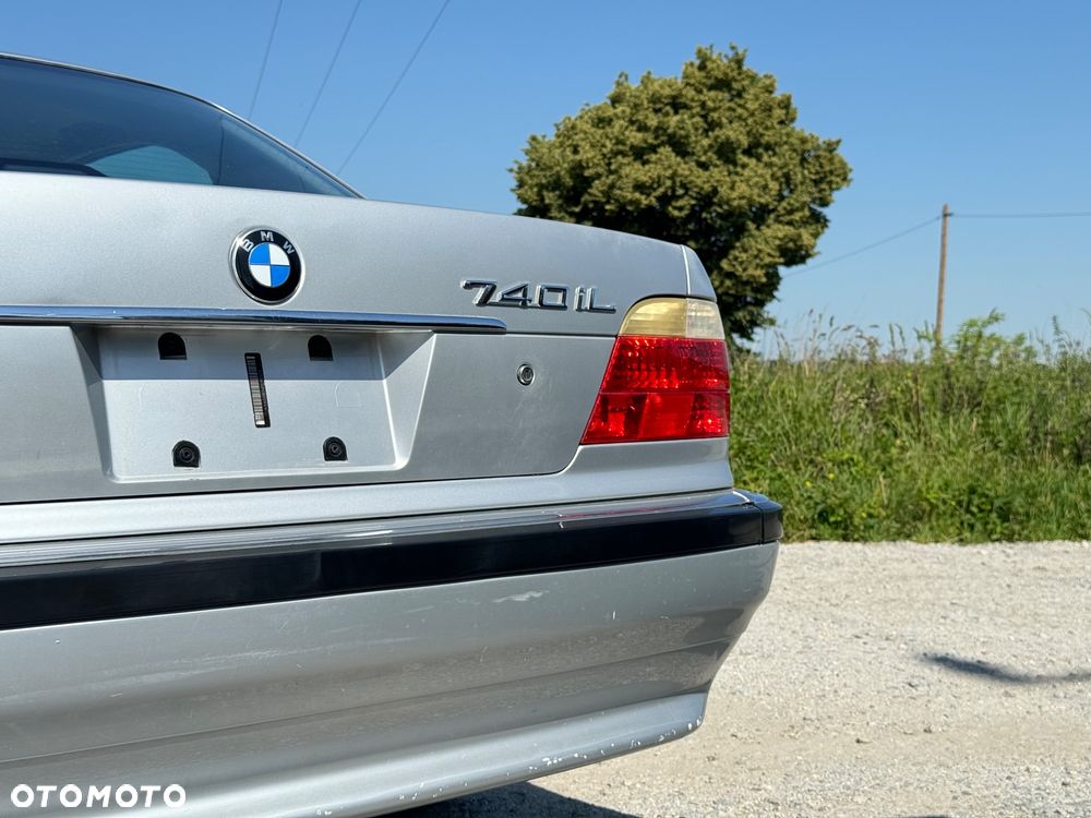 BMW Seria 7 740i - 7