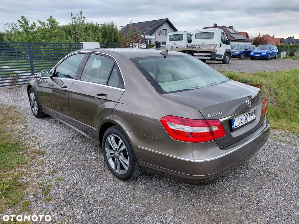 Mercedes-Benz Klasa E 200 CDI DPF BlueEFFICIENCY 7G-TRONIC Elegance - 3