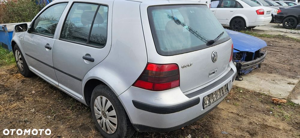 Zderzak tył tylny VW Golf 4 IV 2000r 5d hatchback LB7Z - 2