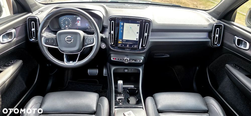 Volvo XC 40 D4 AWD Geartronic R-Design - 24