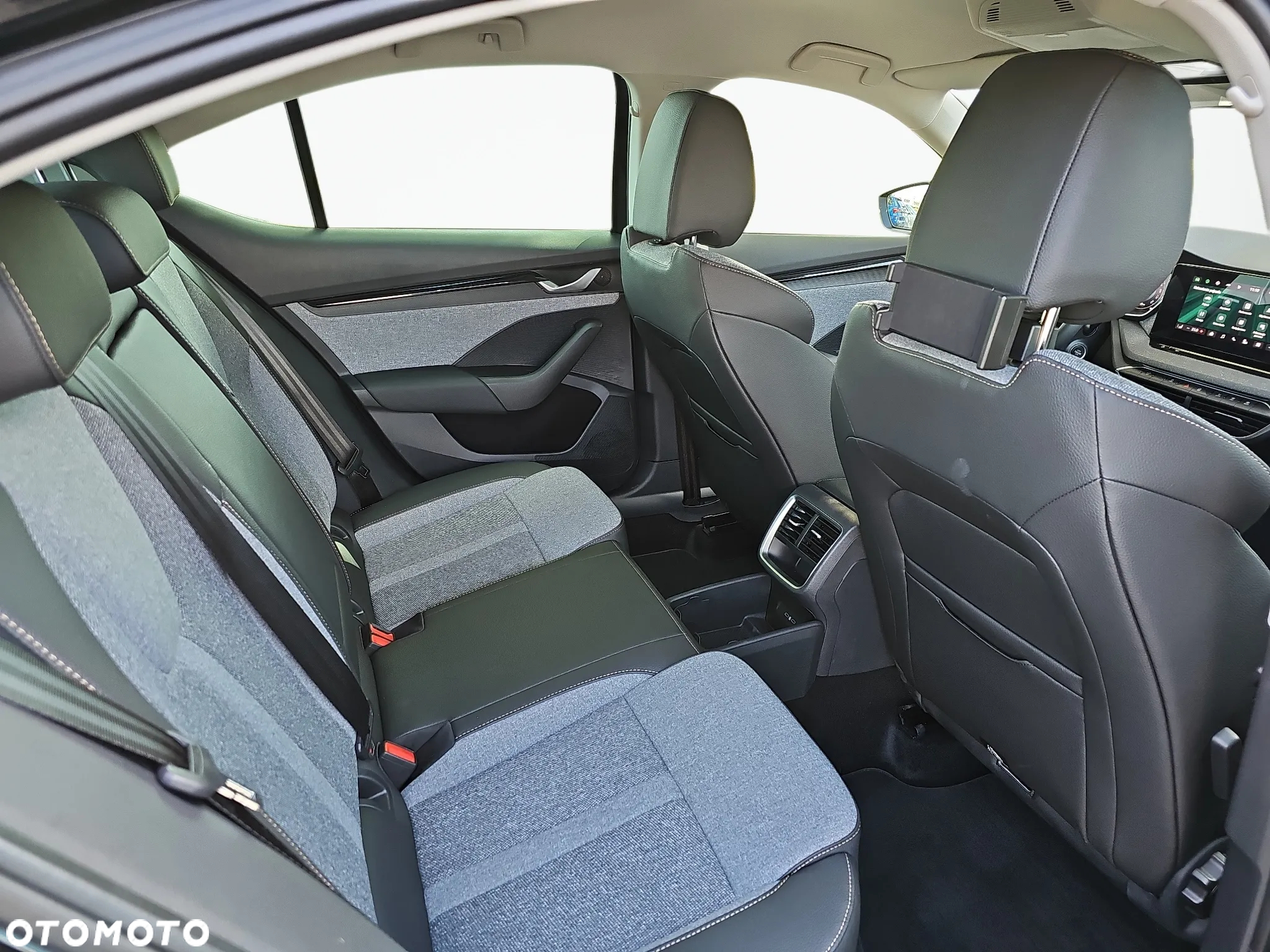 Skoda Octavia 1.5 TSI mHEV Selection DSG - 11
