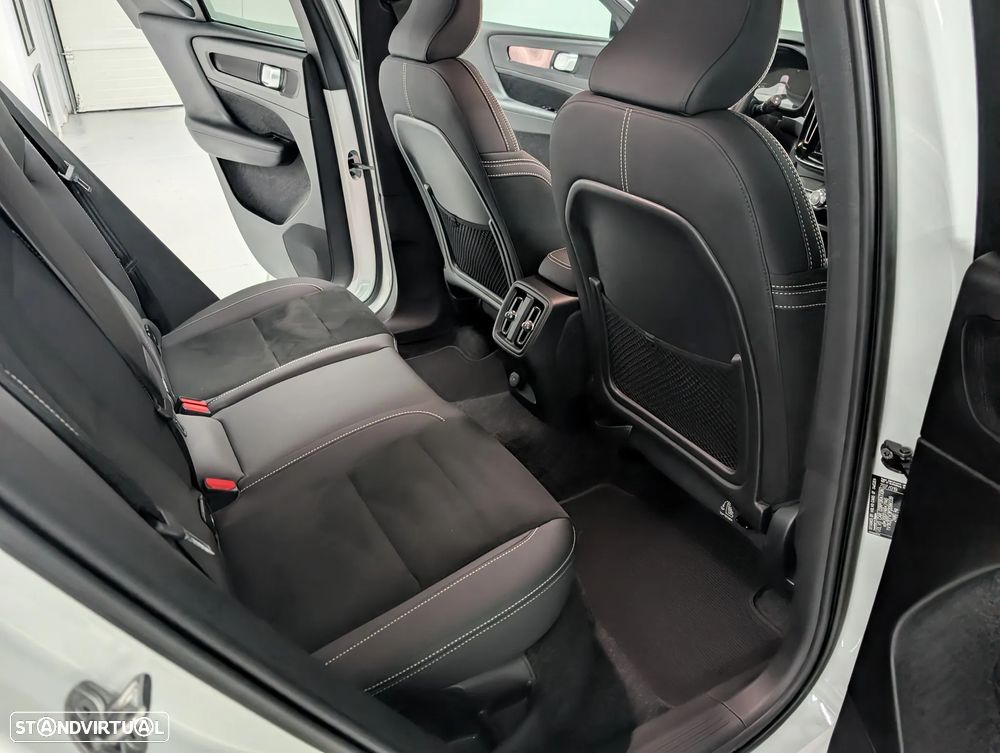 Volvo XC 40 Recharge Core - 8