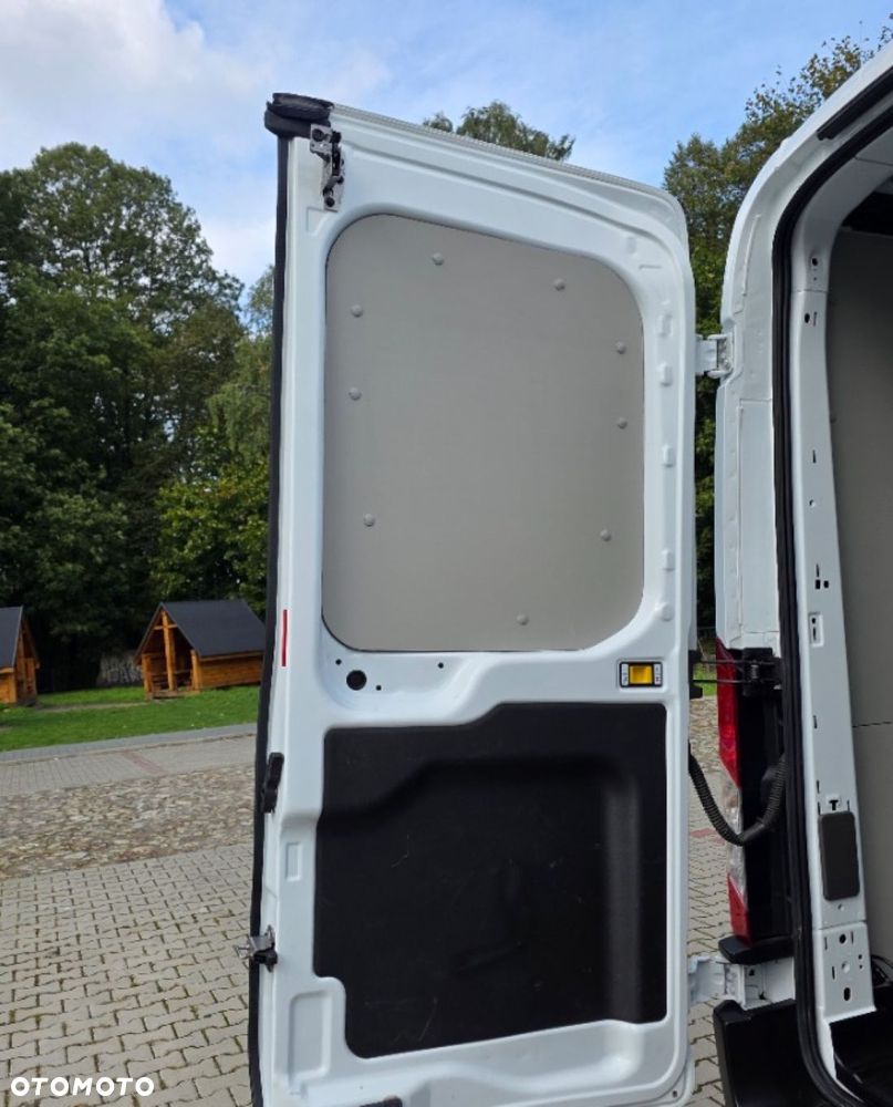 Ford Transit - 33