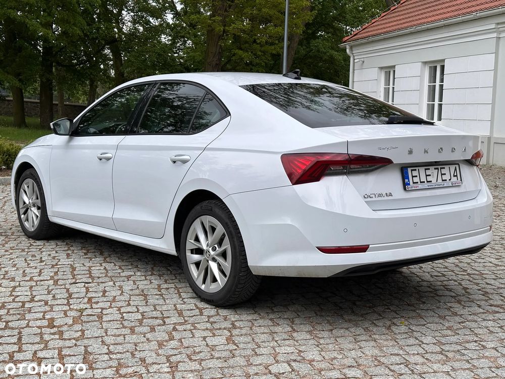 Skoda Octavia 2.0 TDI Ambition DSG - 14