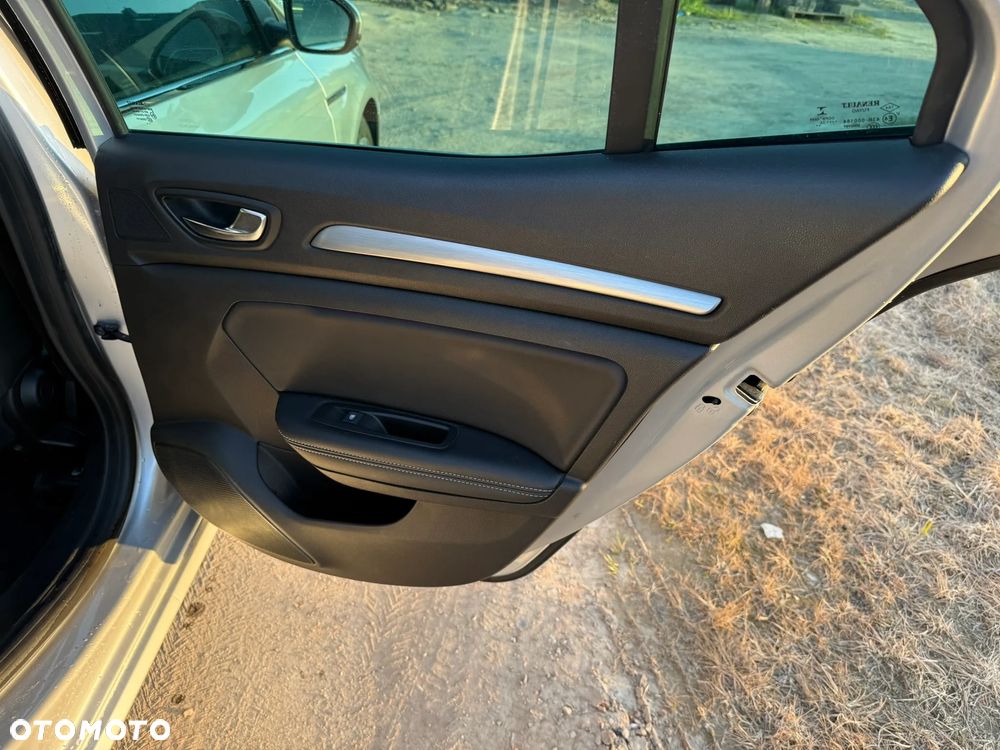 Renault Megane ENERGY dCi 110 EDC BOSE EDITION - 23